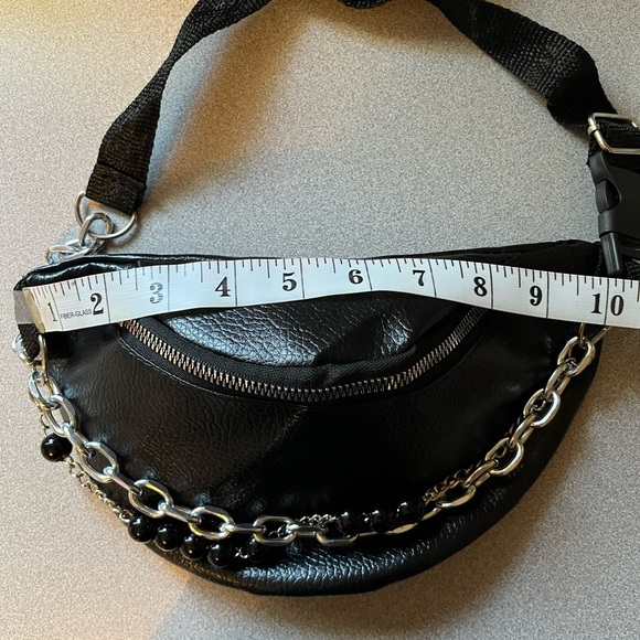 Black Chain Crossbody Bag - Picture 10 of 11